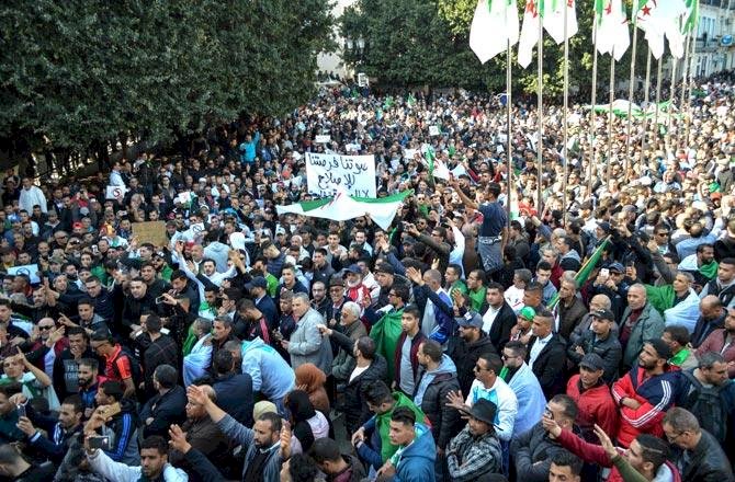 Mass Movement in Algeria, the Question of Program – V.U. Arslan