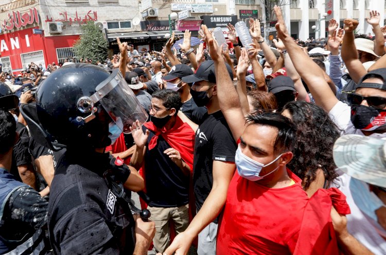 Re-Balancing the Bourgeois Order in Tunisia